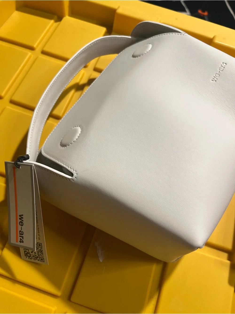 WE-AR4 The Pastry Box 20 Veg Tanned Leather Top-Handle luxury Bag